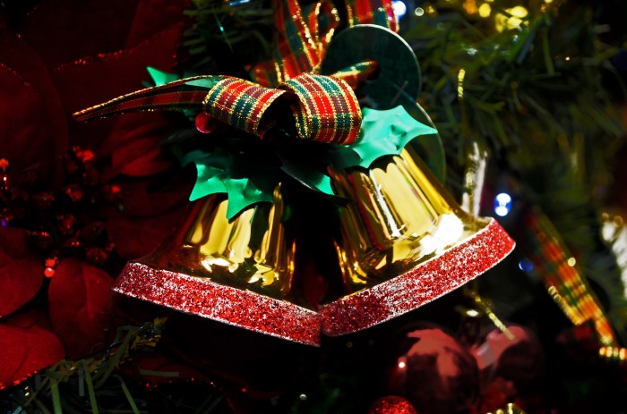 Christmas by design private homes decorated by leading designers